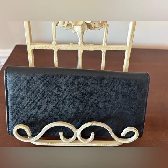 Salvatore Ferragamo black long snap wallet.
Excellent condition. - Picture 2 of 9